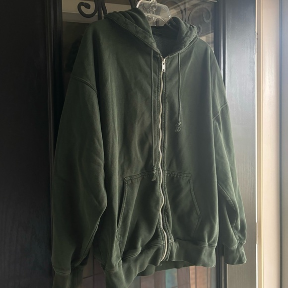 Brandy Melville zip up - Picture 2 of 3